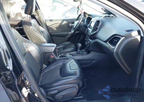 2019 Jeep Cherokee Latitude Plus 4X4 z USA, uszkodzony, nr VIN 1C4PJMLB0KD174873